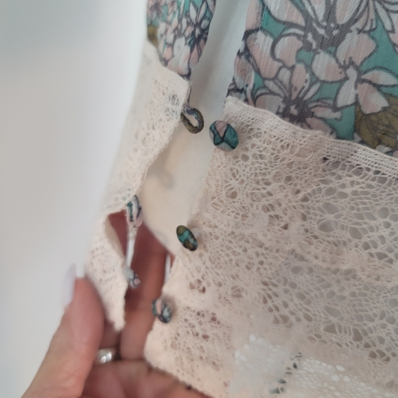 WISH ROMANTIC LACE SHEER SILKY FEEL VINTAGE INSPIRED FLORAL WOMEN'S SIZE XS - Picture 4 of 16